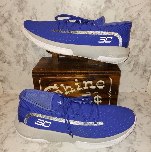 Pre-owned 2019 under Armour SC 3zero III - Picture 2 of 11